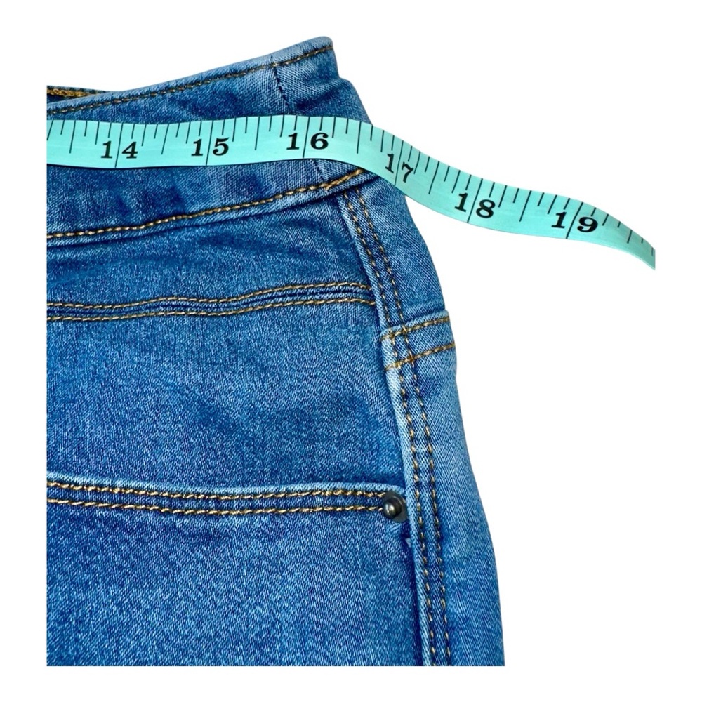Time and Tru Blue Jean Shorts GUC - Picture 4 of 6